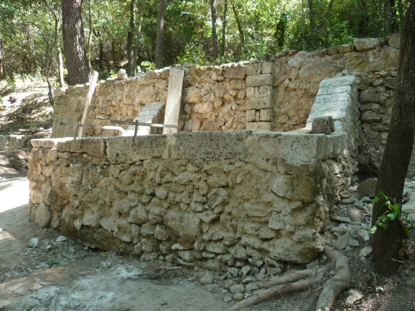 histoire,aqueduc,lavoir,source,canalisation,colline,19ème siècle