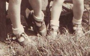 souliers,bottes,chaussures,baskets,tongs,nus pieds,souvenirs
